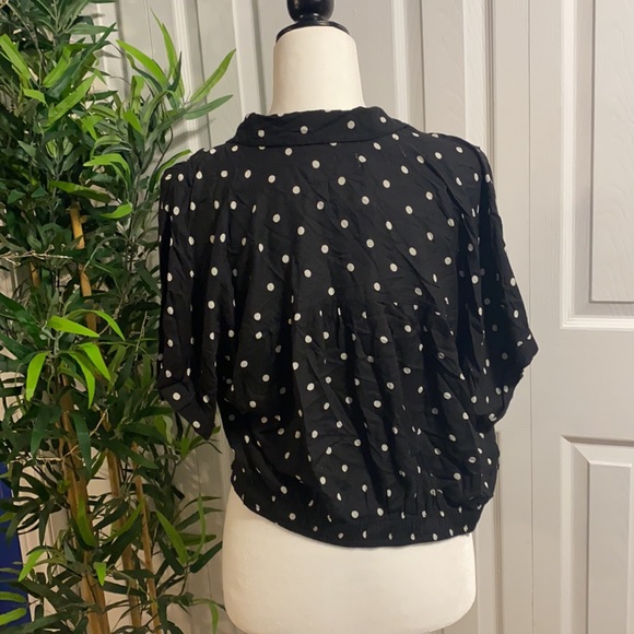 Hollister Crop shirt - size large - Picture 5 of 6